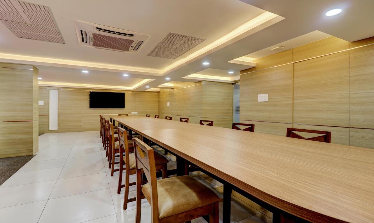 Treebo Park Hotel Thiruvananthapuram Exterior photo